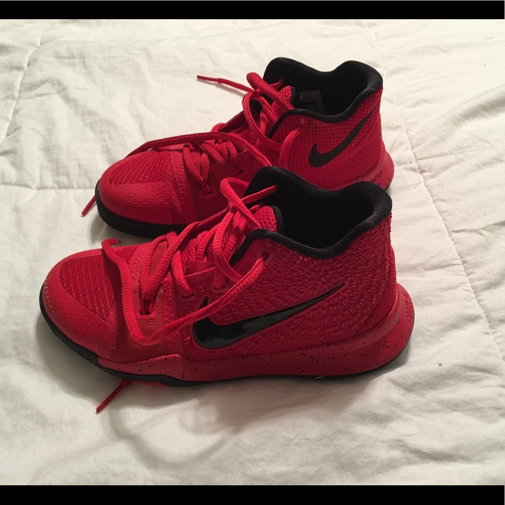 Nike Kyrie Irving basketball shoes